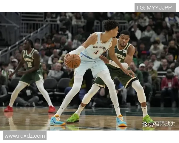 雄鹿队字母哥绝杀NBA关键球,雄鹿险胜步行者成英雄联盟经典战役