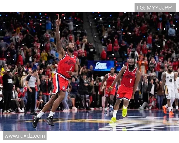 洛杉矶快船三胜四负背后:哈登独木难支,泰伦卢战术调整受质疑,快船攻防失衡严重